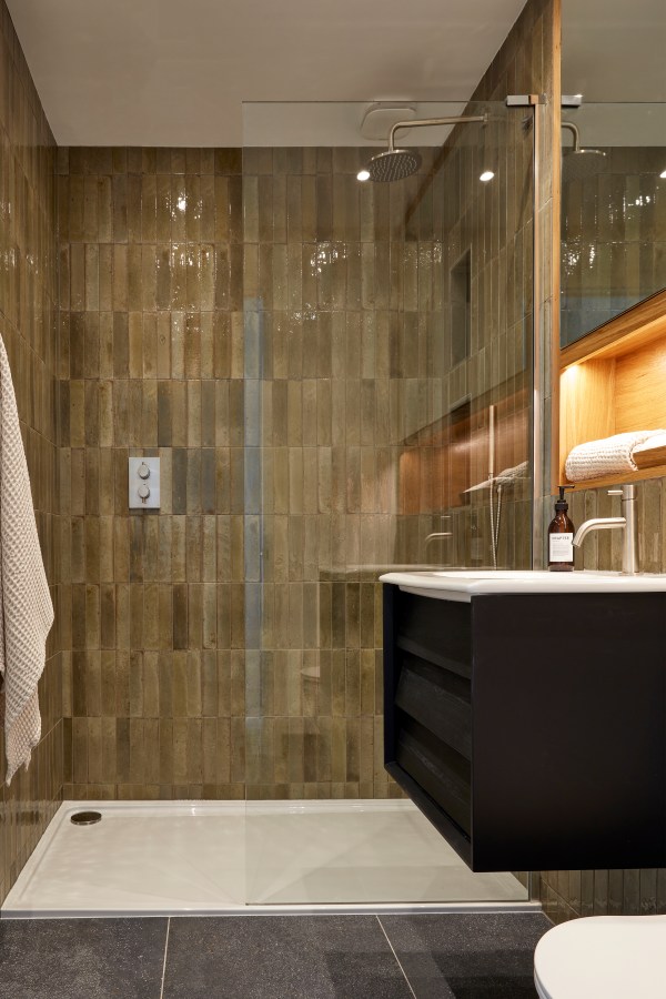 Highcliffe, Cornwall Holiday Homes review The Wordrobe