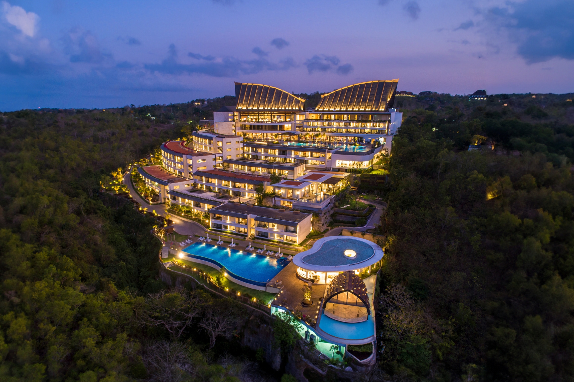Picture of Escape to the Best Luxury Spa Resort in Bali: Renaissance Bali Uluwatu ...